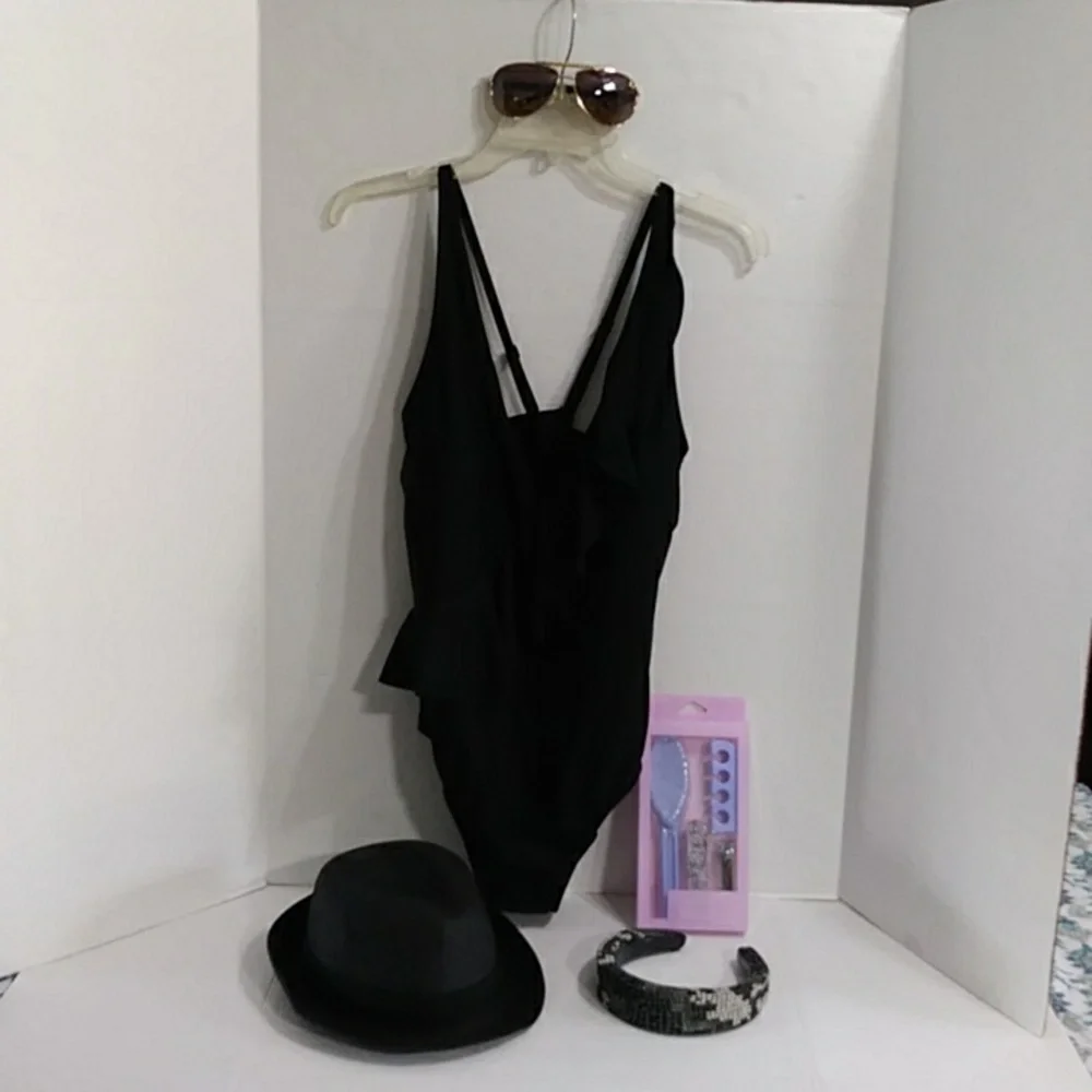 5 Piece Summer Bundle. Swimsuit,Hat,Glasses,Headband & Pedicure Set - Picture 1 of 16